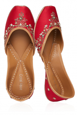 Red embroidered juttis