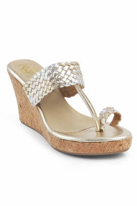 Gold embellished kolhapuri wedges